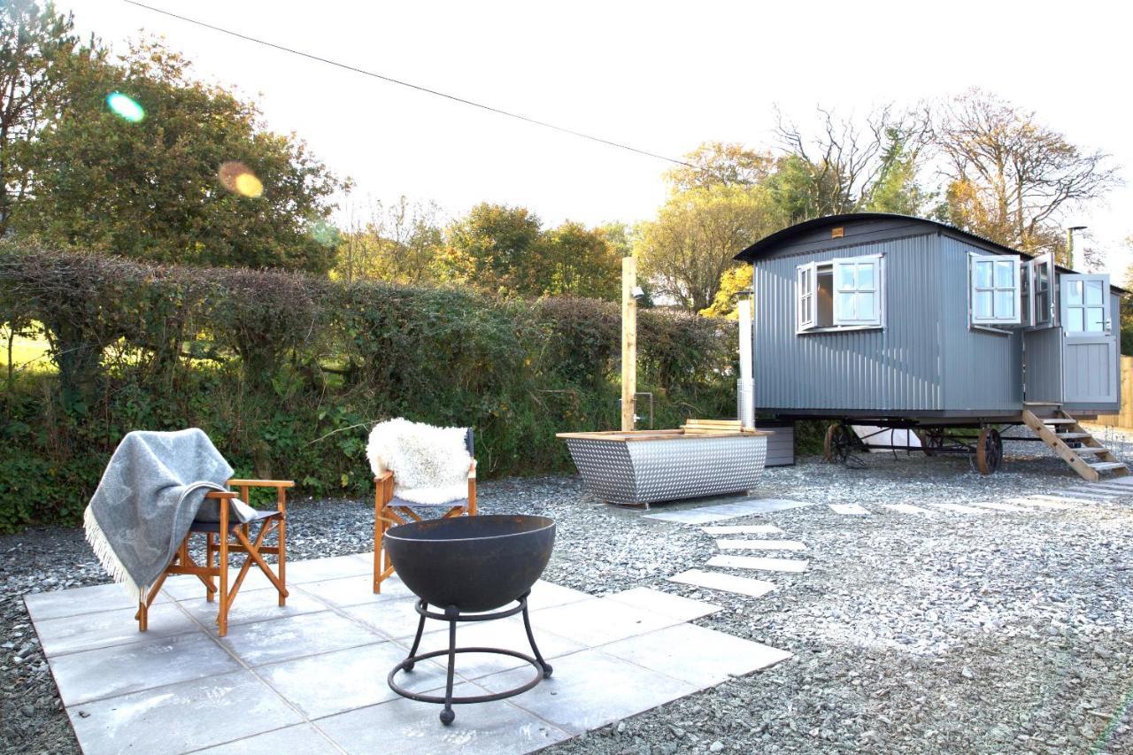 Milton Abbot Blatchford Briar - Award Winning Private Shephards Huts With Their Own Secluded Hot Tubs מראה חיצוני תמונה