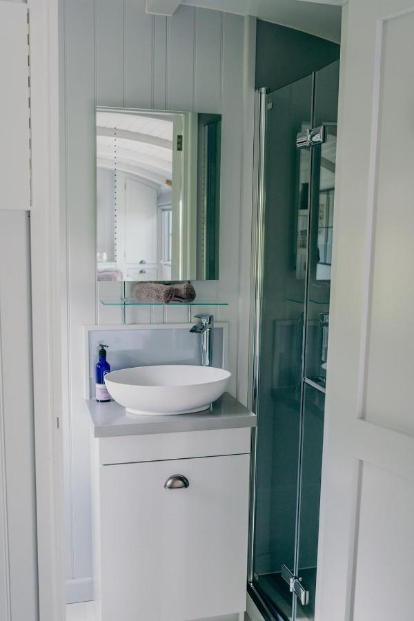 Milton Abbot Blatchford Briar - Award Winning Private Shephards Huts With Their Own Secluded Hot Tubs מראה חיצוני תמונה
