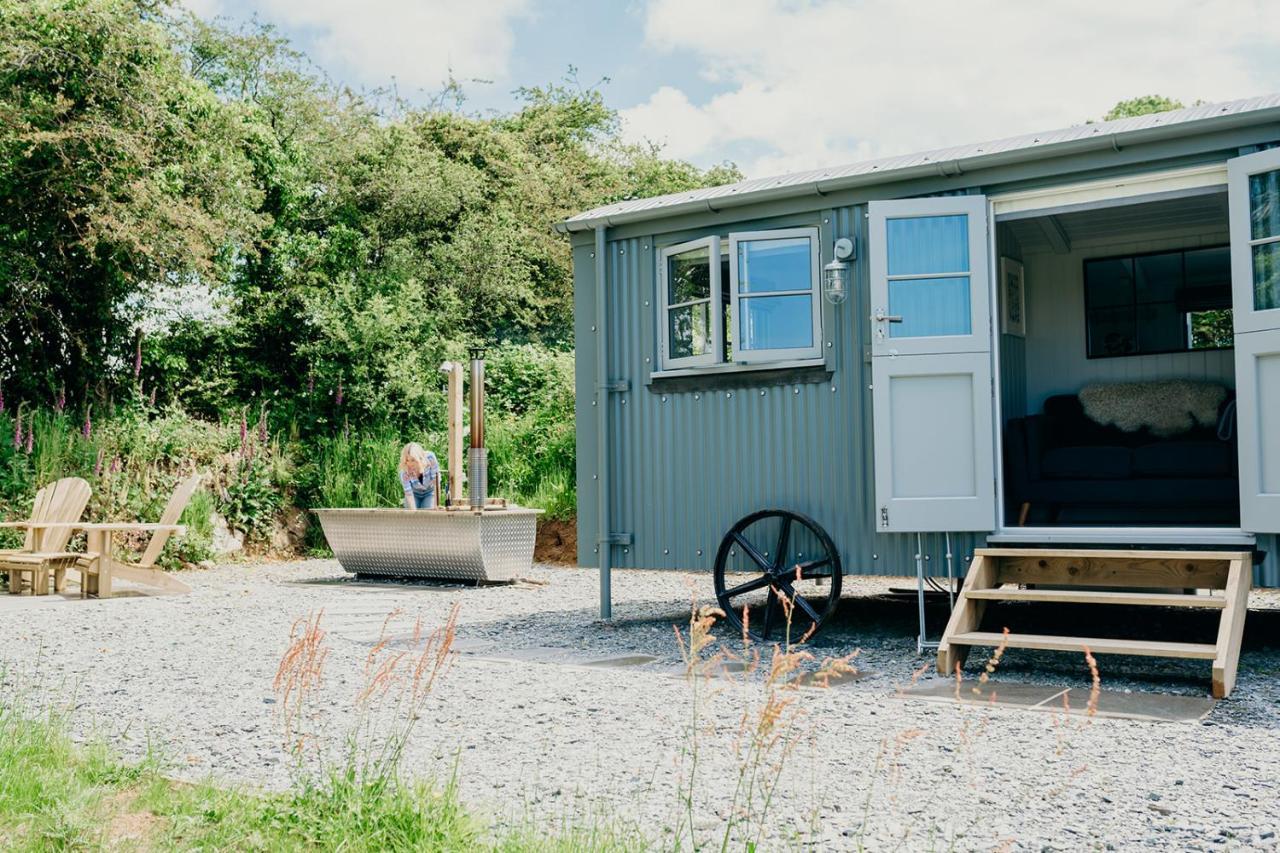 Milton Abbot Blatchford Briar - Award Winning Private Shephards Huts With Their Own Secluded Hot Tubs מראה חיצוני תמונה