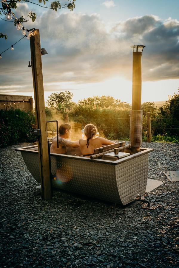 Milton Abbot Blatchford Briar - Award Winning Private Shephards Huts With Their Own Secluded Hot Tubs מראה חיצוני תמונה
